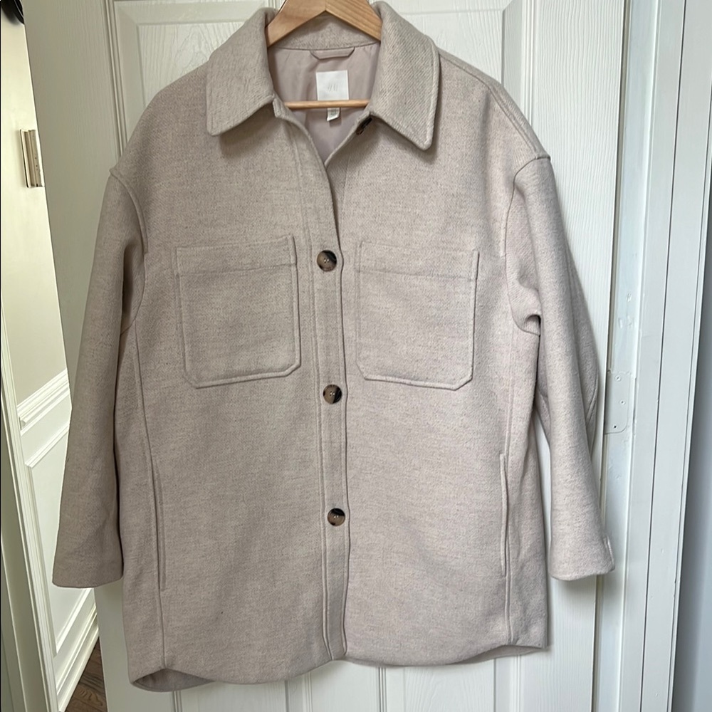 H&M Oversized Women's Beige Shirt Jacket, Size Medium
